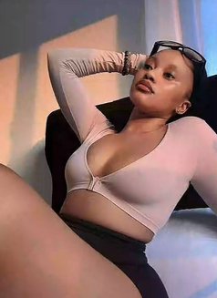 Rein - escort in Muscat Photo 2 of 2