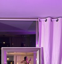 Reina VIP Escort - puta in Paris