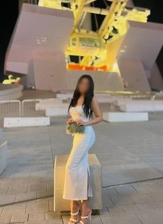 Reina - companion in Dubai Photo 7 of 15