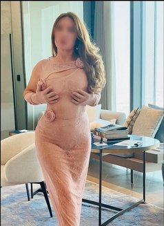 Reina - escort in Dubai Photo 5 of 29