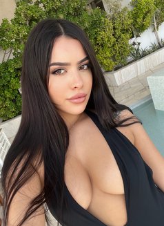 Reina - escort in Dubai Photo 15 of 15