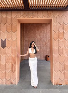 Reina Putri - escort in Bali Photo 3 of 5