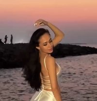 REINA Sexy Model in Dubai - escort agency in Dubai Photo 4 of 12