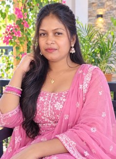 Rekha - escort in Mumbai Photo 2 of 2