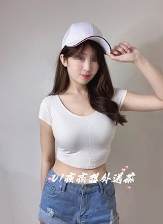 Relax in Taiwan + Gleezy: Yqy199 - escort agency in Taichung Photo 7 of 20