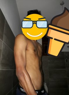 Relaxing Massage - Male escort in Colombo Photo 1 of 6