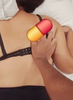 Relaxing Massage - Male escort in Colombo Photo 6 of 7