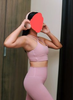 Relaxing Nuru Body to Body Massage by La - puta in Colombo Photo 1 of 2