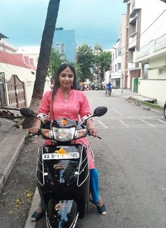 RELIABLE BENGALI SHEMALE MOUNI - Acompañantes transexual in Bangalore Photo 30 of 30