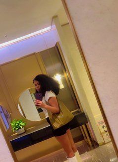 Remi - escort in Guangzhou Photo 2 of 2