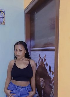 Remmie Hot Girl in Sathanur - puta in Bangalore Photo 5 of 5
