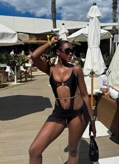 Remmie - escort in Phuket Photo 2 of 6