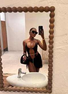 Remmie - escort in Phuket Photo 4 of 6