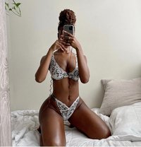 Remmie - puta in Phuket Photo 6 of 7