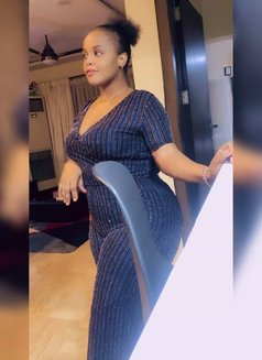 Remmy - puta in Pune Photo 8 of 13