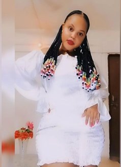 Remmy - puta in Pune Photo 1 of 13