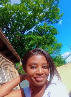 Remy - puta in Johannesburg Photo 6 of 8