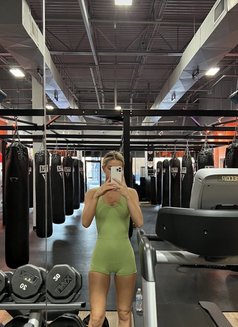 Ren - escort in Perth Photo 1 of 3