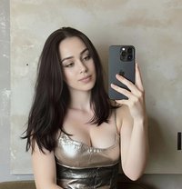 Ren Qiren - escort in Jakarta