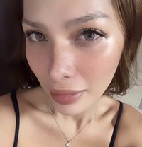Rena - Transsexual escort in Manila