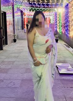 Bhabhi cam - escort in Mumbai Photo 2 of 2