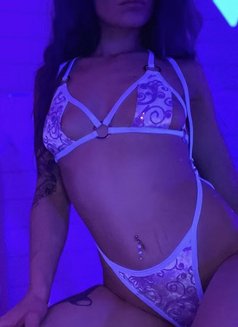 Rena - escort in Tabuk Photo 2 of 4