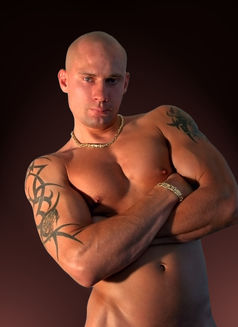 Looking to PLAY!? Hot Russian with 22cm - Acompañantes masculino in London Photo 1 of 20
