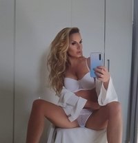 Renata . - puta in Dubai Photo 5 of 11
