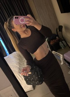 Renata - escort in Johannesburg Photo 5 of 8