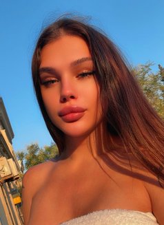 Renata Russian - Acompañantes transexual in Beirut Photo 2 of 4
