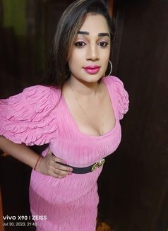 Reni Sexy Shemale With 8” Thick Rod - Acompañantes transexual in Chennai Photo 1 of 5