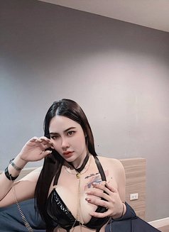 Renny - escort in Bangkok Photo 5 of 8