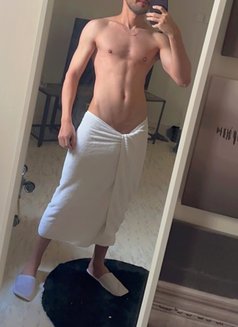 Reno Arab xxl - Transsexual escort in Dubai Photo 3 of 5