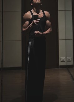 Rent Boyfriend, Male Escort, Massurie - Acompañantes masculino in Kolkata Photo 5 of 11