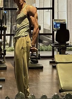 Rent Boyfriend, Male Escort, Massurie - Acompañantes masculino in Kolkata Photo 7 of 11
