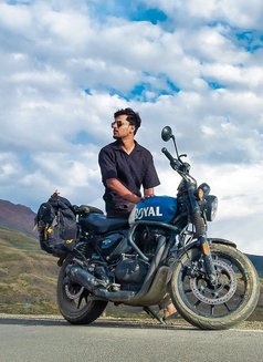 Rental boyfriend - Acompañantes masculino in Gurgaon Photo 4 of 5