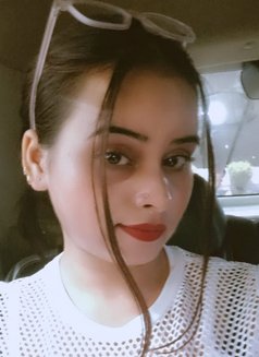 Renu Independent Girl Available in Delhi - puta in New Delhi Photo 1 of 6