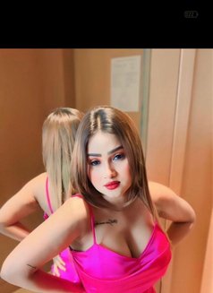 Renu - escort in Gurgaon Photo 2 of 4
