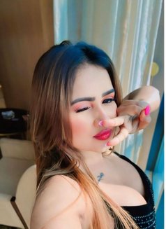 Renu - escort in Gurgaon Photo 3 of 4