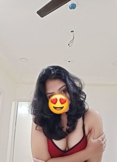 Renu - escort in Noida Photo 1 of 4