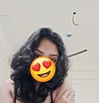 Renu - escort in Noida