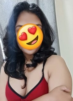 Renu - escort in Noida Photo 3 of 4