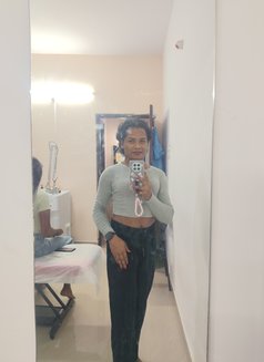 Renu - Transsexual escort in Hyderabad Photo 4 of 5