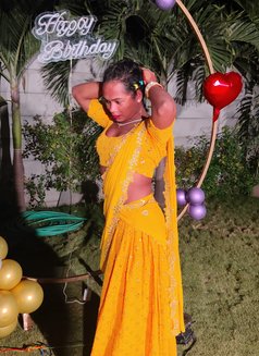 Renu - Transsexual escort in Hyderabad Photo 5 of 5