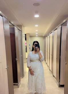 Renu Kapoor - escort in New Delhi Photo 3 of 5