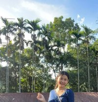 Renu - puta in Kathmandu