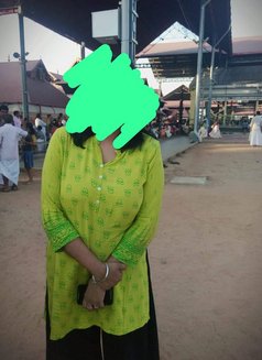 Renuka - Intérprete de adultos in Bangalore Photo 1 of 2