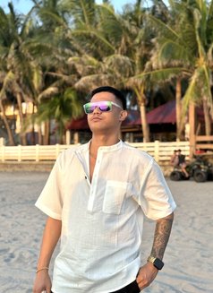 RENZE - masseur in Manila Photo 14 of 14