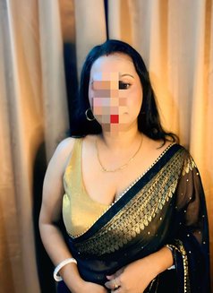 Bhabhi cam - escort in Mumbai Photo 1 of 2