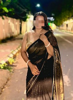 Bhabhi cam - escort in Mumbai Photo 2 of 2